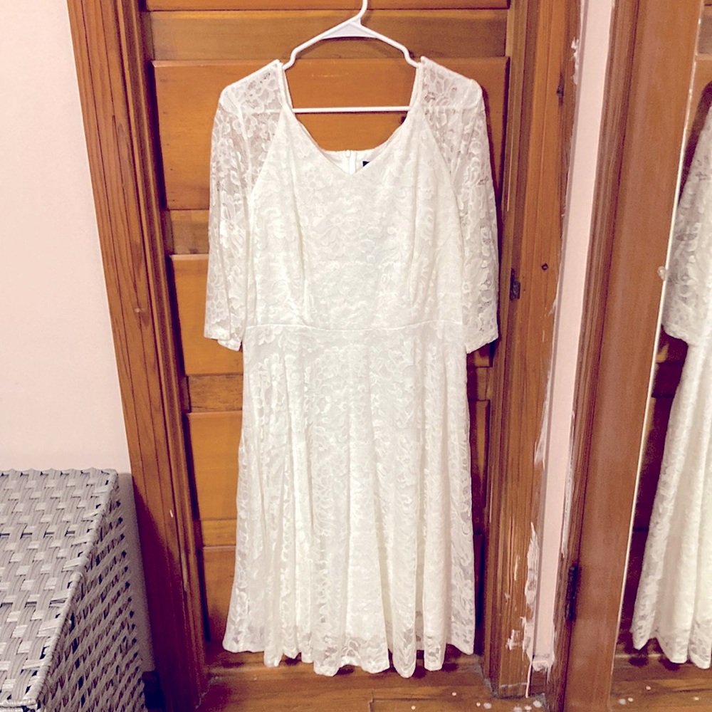 White 2XL Dressystar dress with the tag on. Never been worn.